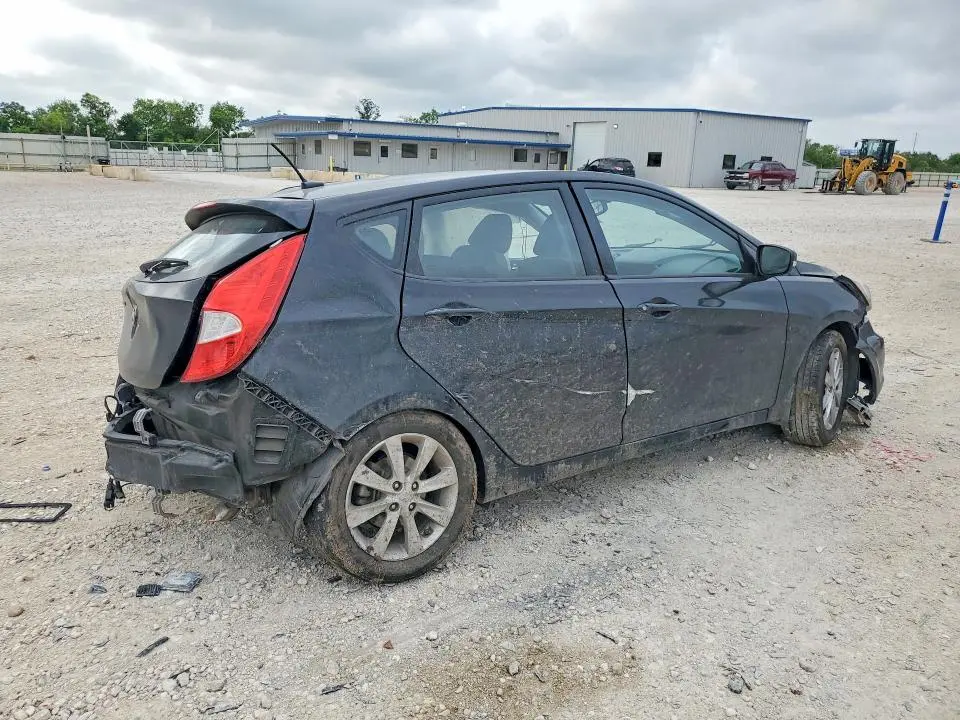 2013 HYUNDAI ACCENT SE  