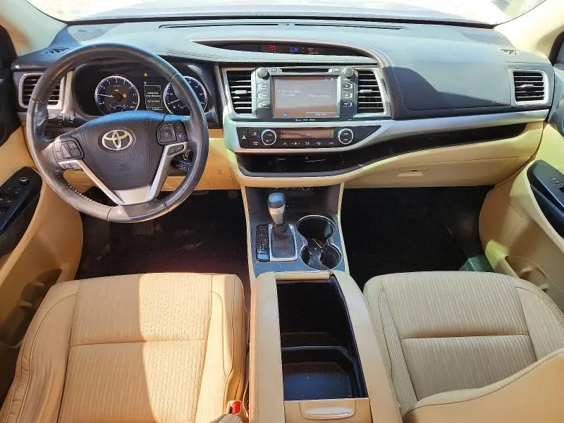 2017 TOYOTA HIGHLANDER LE PLUS  