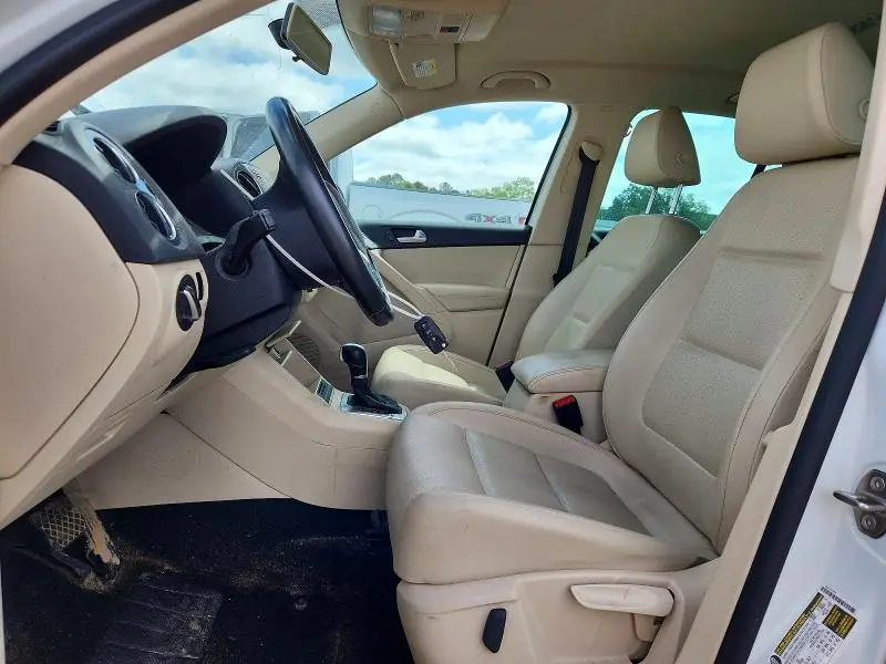 2015 VOLKSWAGEN TIGUAN S  