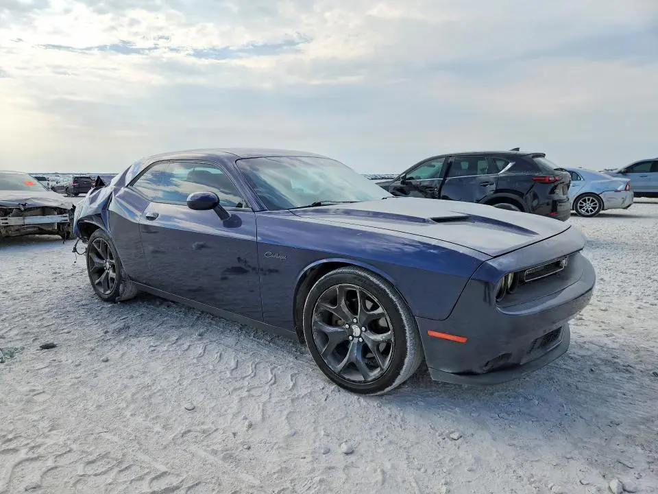 2015 DODGE CHALLENGER SXT  