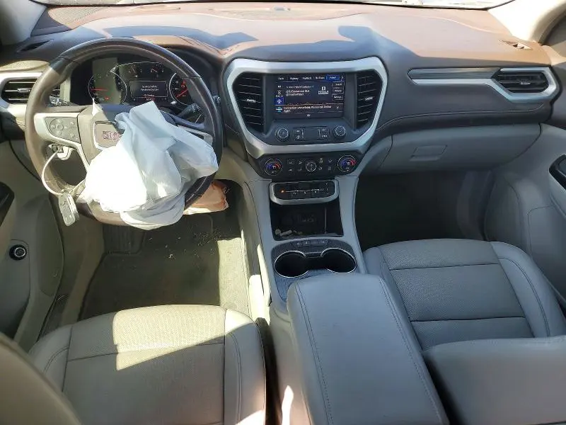 2022 GMC ACADIA SLT  