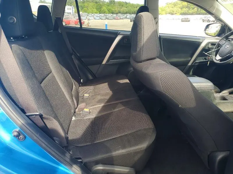 2017 TOYOTA RAV4 LE  