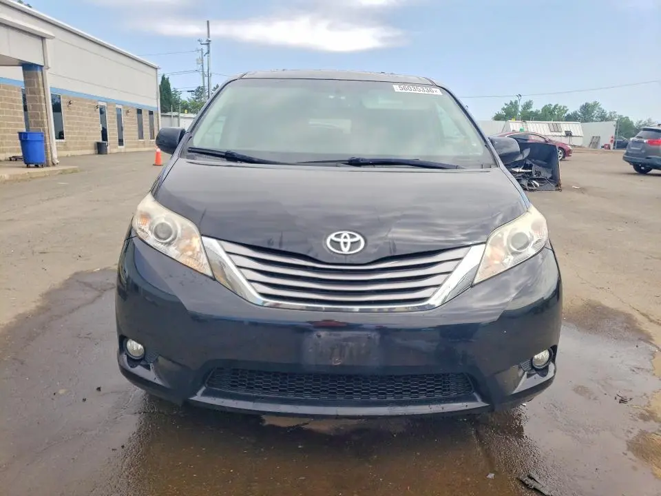 2017 TOYOTA SIENNA XLE 7-PASSENGER  