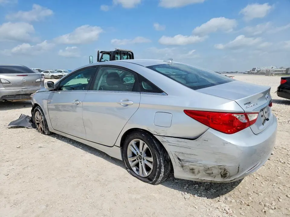 2012 HYUNDAI SONATA GLS  