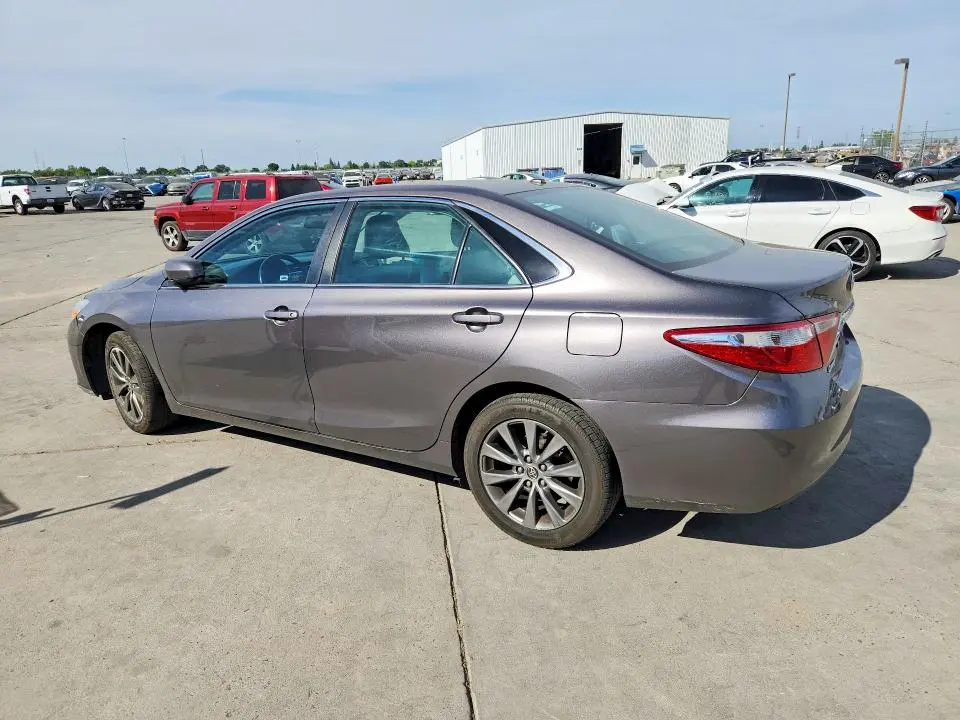 2015 TOYOTA CAMRY XLE  