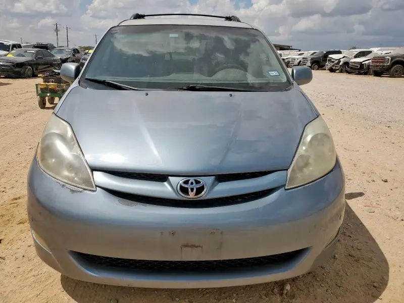 2010 TOYOTA SIENNA XLE  