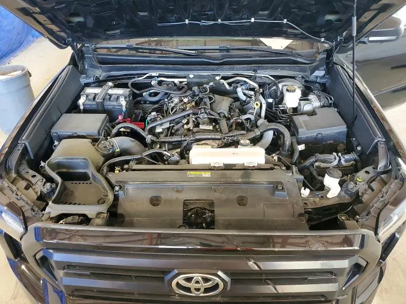 2024 TOYOTA TACOMA SR  