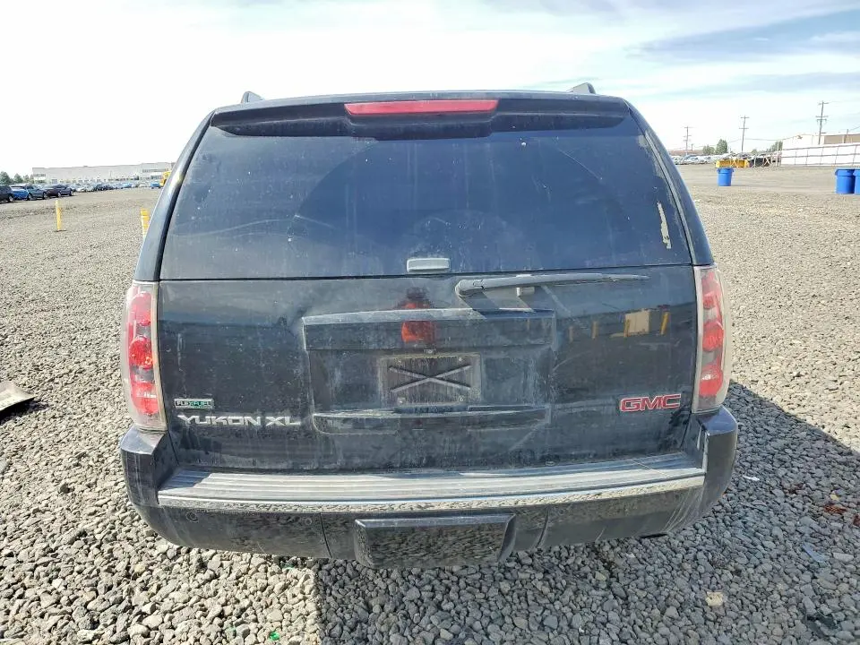 2010 GMC YUKON XL DENALI  