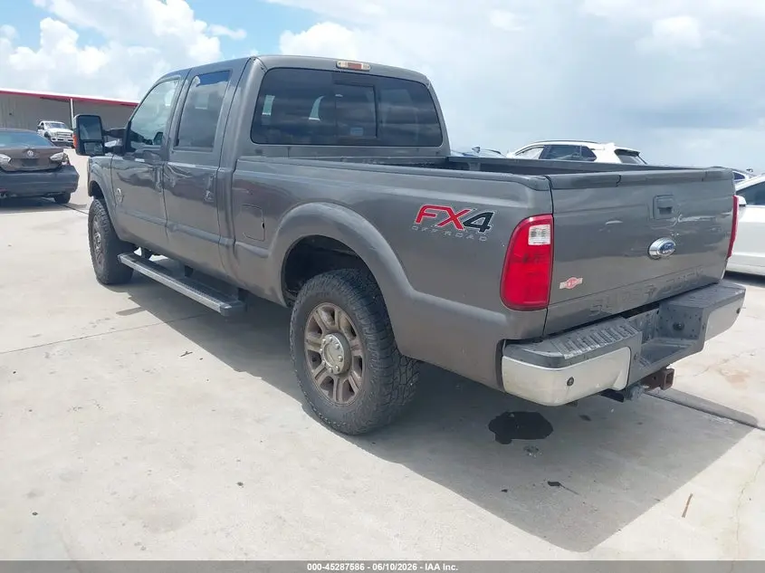 2013 FORD F-250 LARIAT