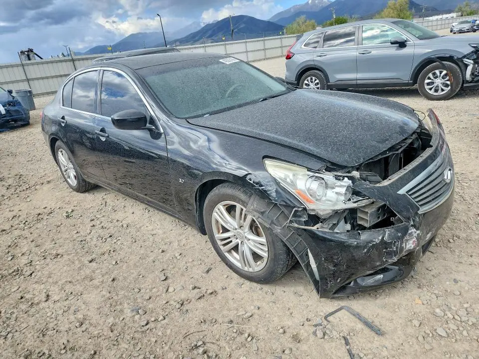 2015 INFINITI Q40 BASE  