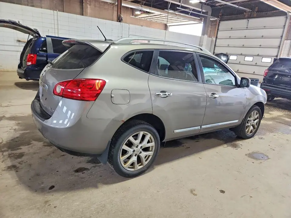 2013 NISSAN ROGUE S  