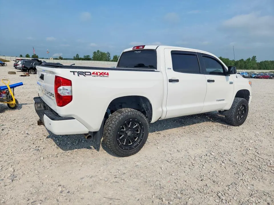 2017 TOYOTA TUNDRA SR5  