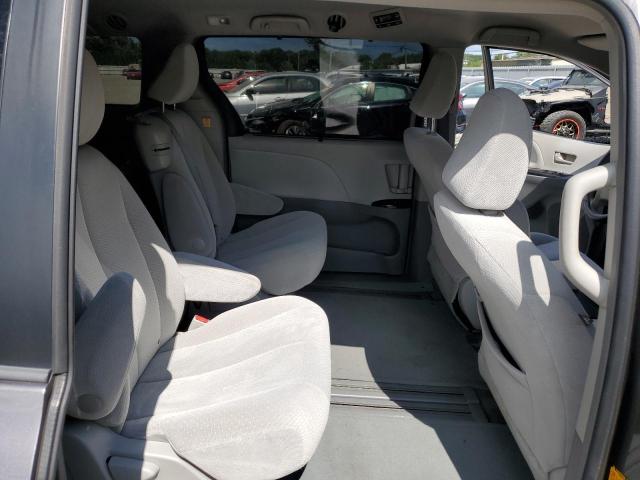 2013 TOYOTA SIENNA LE