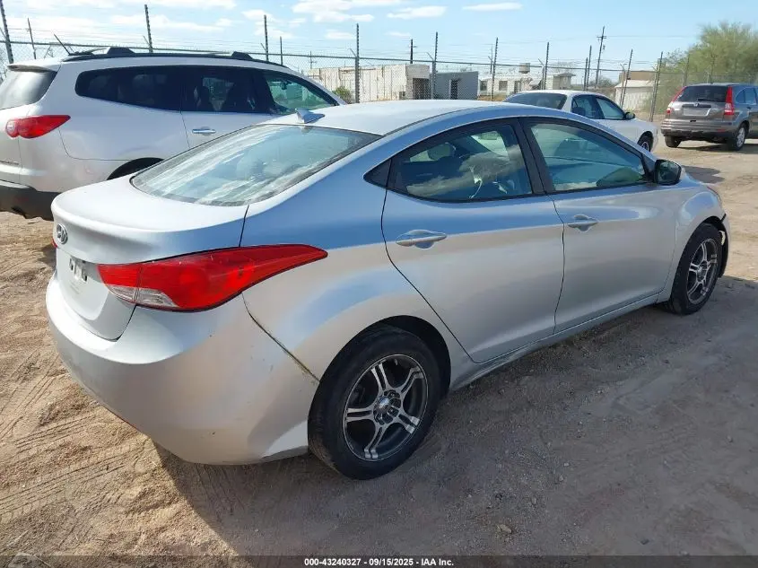 2013 HYUNDAI ELANTRA GLS