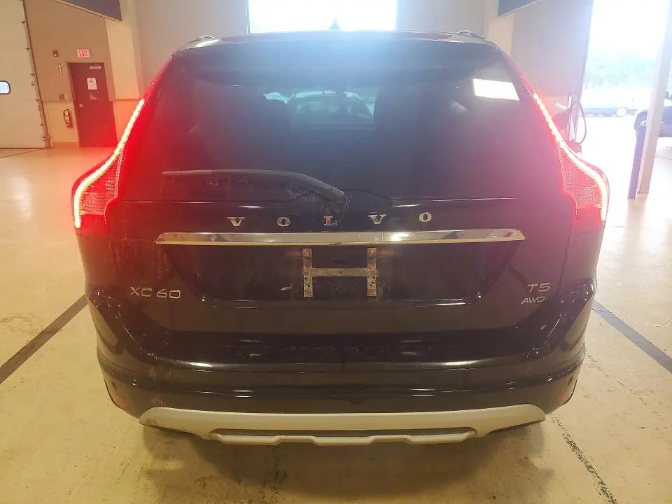 2017 VOLVO XC60 T5 DYNAMIC  
