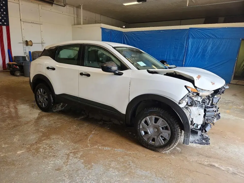 2025 NISSAN KICKS S  