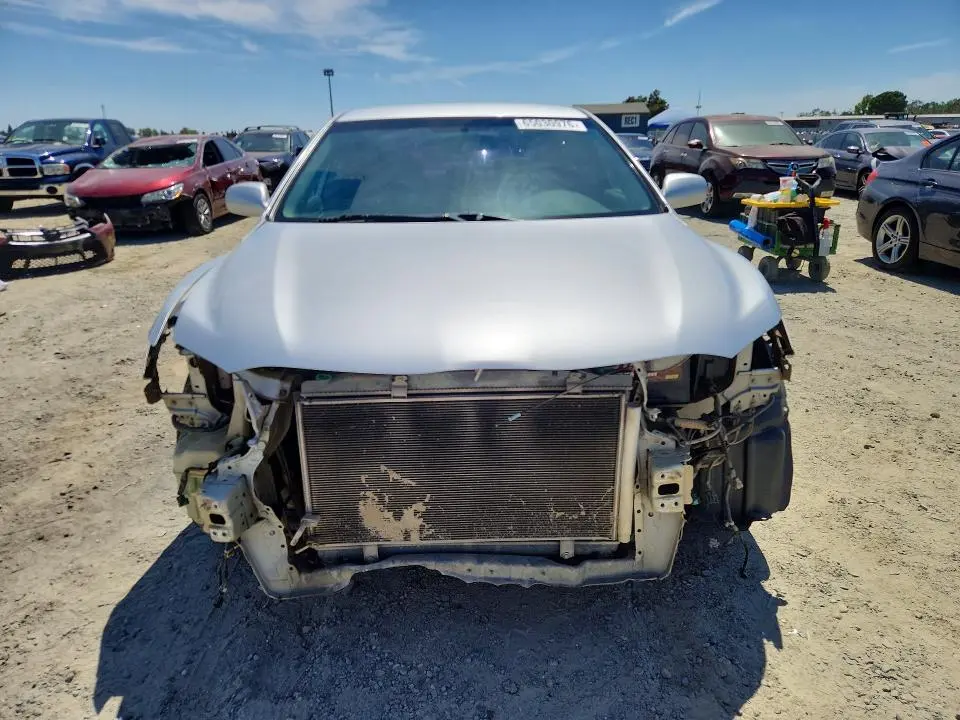 2011 TOYOTA CAMRY LE  