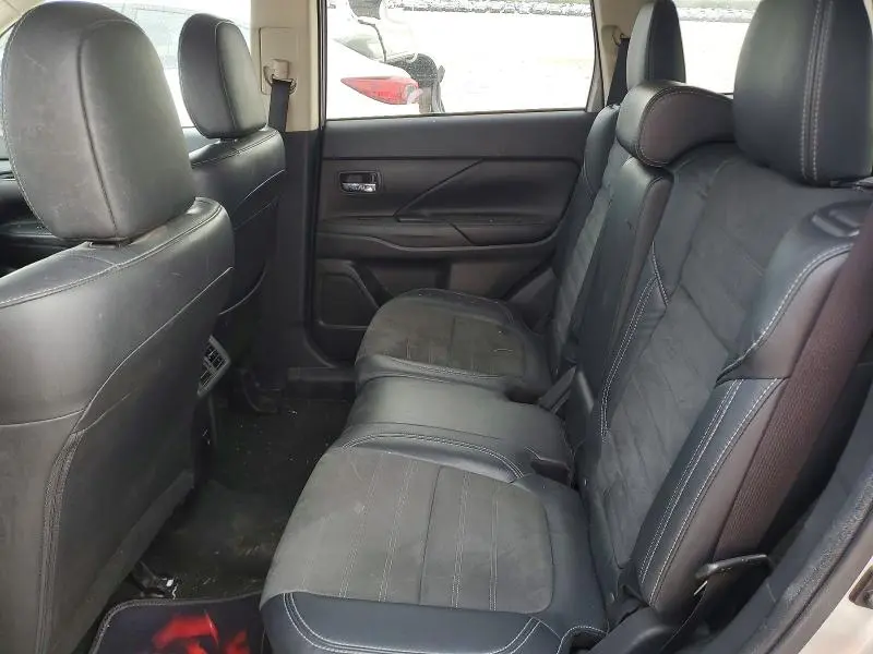2020 MITSUBISHI OUTLANDER SE  