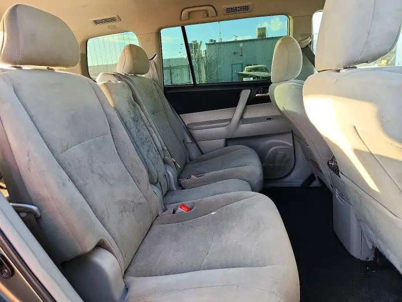 2013 TOYOTA HIGHLANDER PLUS  
