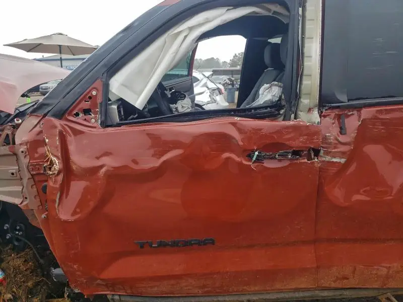 2025 TOYOTA TUNDRA CREWMAX SR  