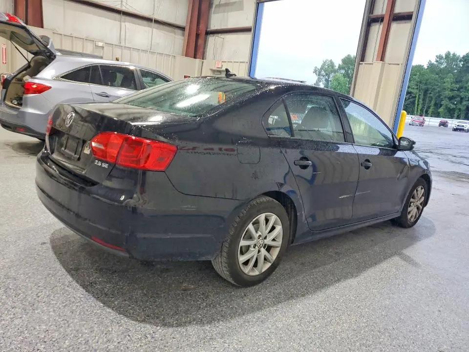 2012 VOLKSWAGEN JETTA SE  