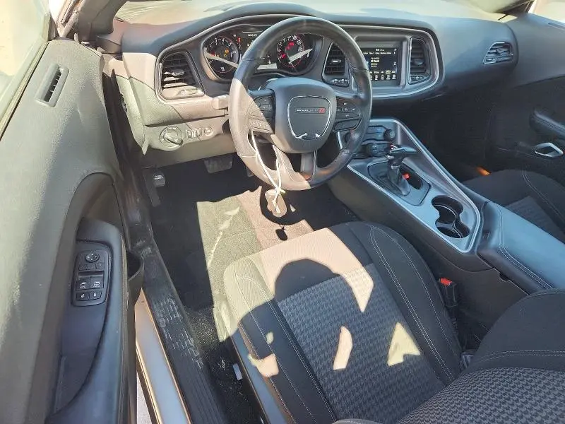 2022 DODGE CHALLENGER SXT  