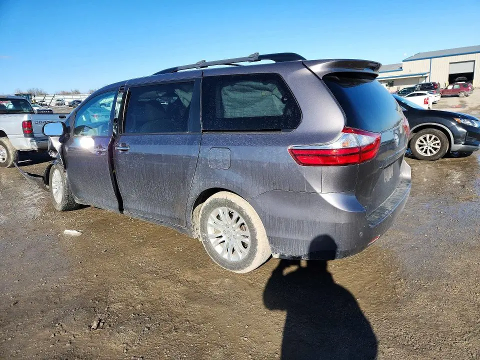 2016 TOYOTA SIENNA XLE  