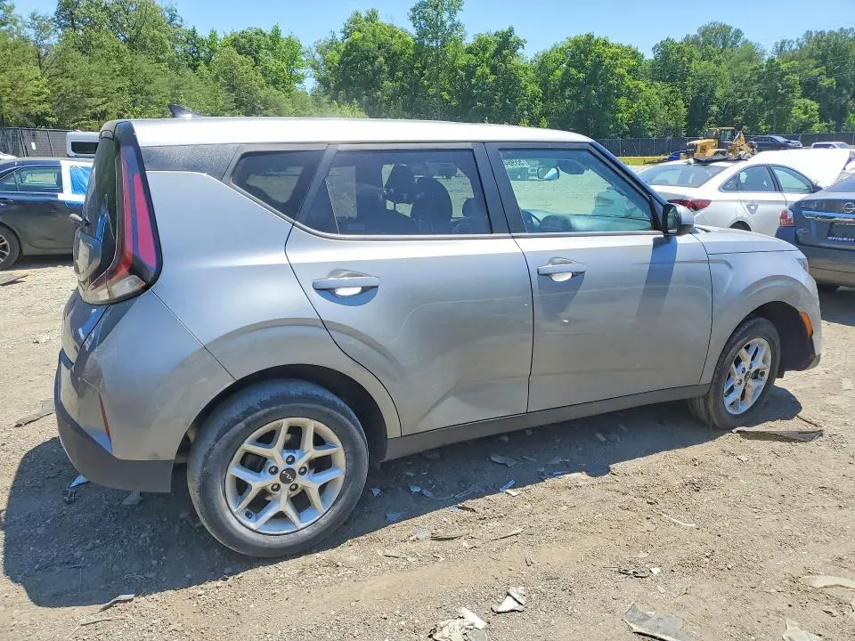2023 KIA SOUL LX  