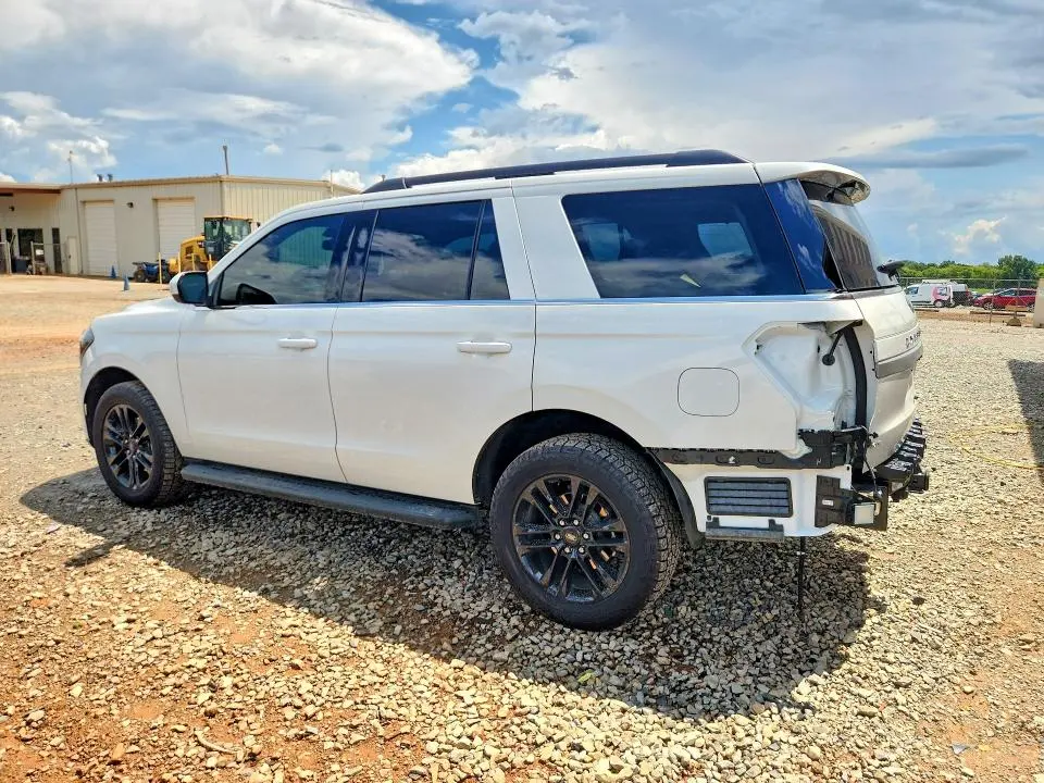 2024 FORD EXPEDITION XLT  