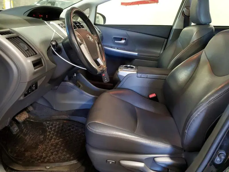 2013 TOYOTA PRIUS V FIVE  