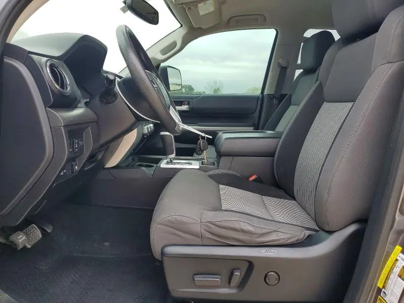 2016 TOYOTA TUNDRA CREWMAX SR5  