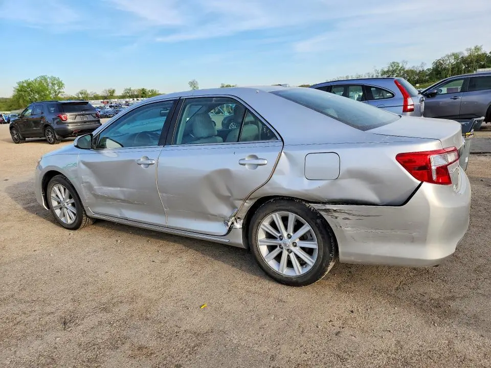 2014 TOYOTA CAMRY XLE V6  