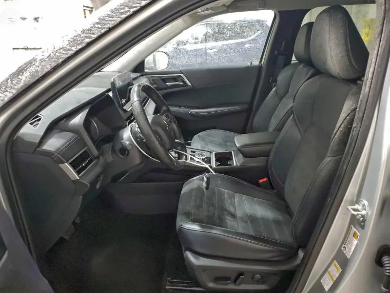 2024 MITSUBISHI OUTLANDER SE  