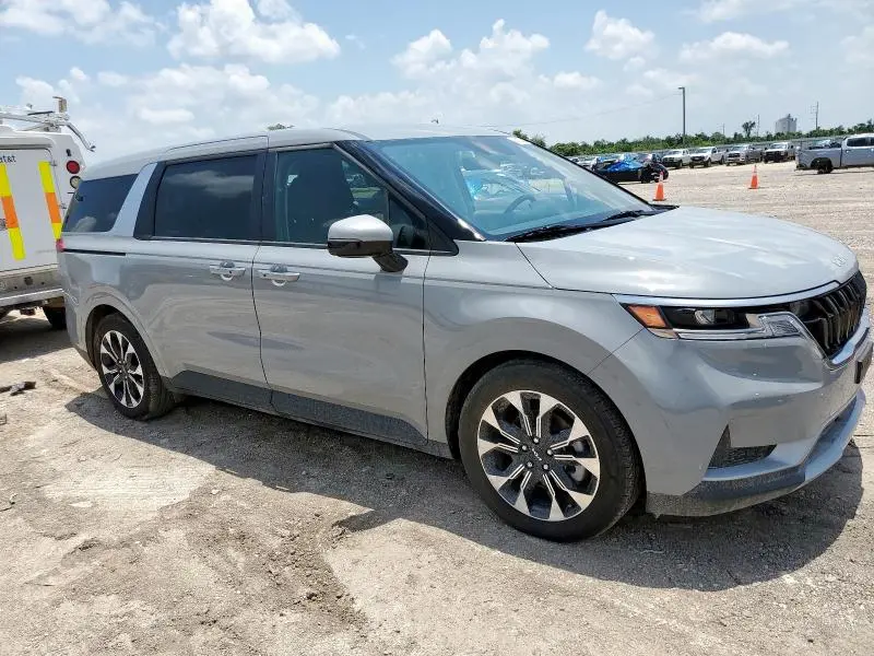 2024 KIA CARNIVAL EX  