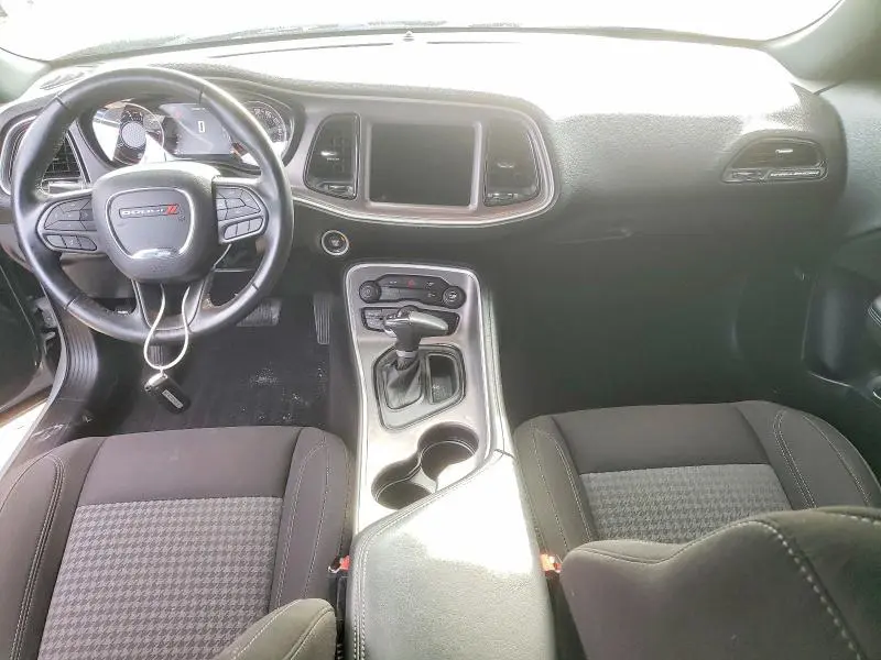 2022 DODGE CHALLENGER SXT  