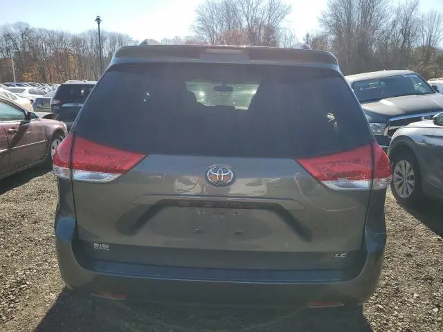 2011 TOYOTA SIENNA LE  