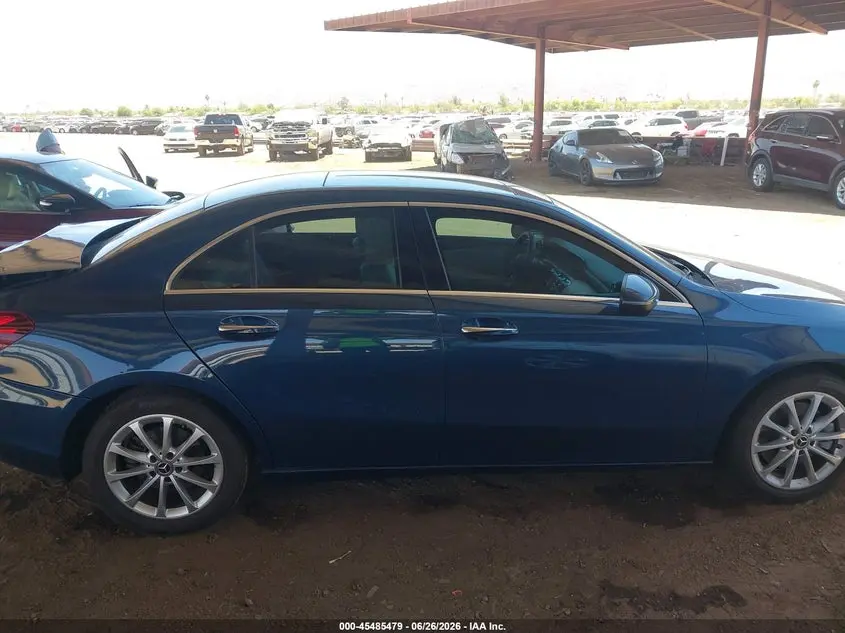 2019 MERCEDES-BENZ A 220  