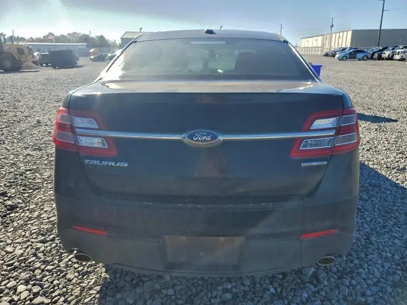 2018 FORD TAURUS SE  