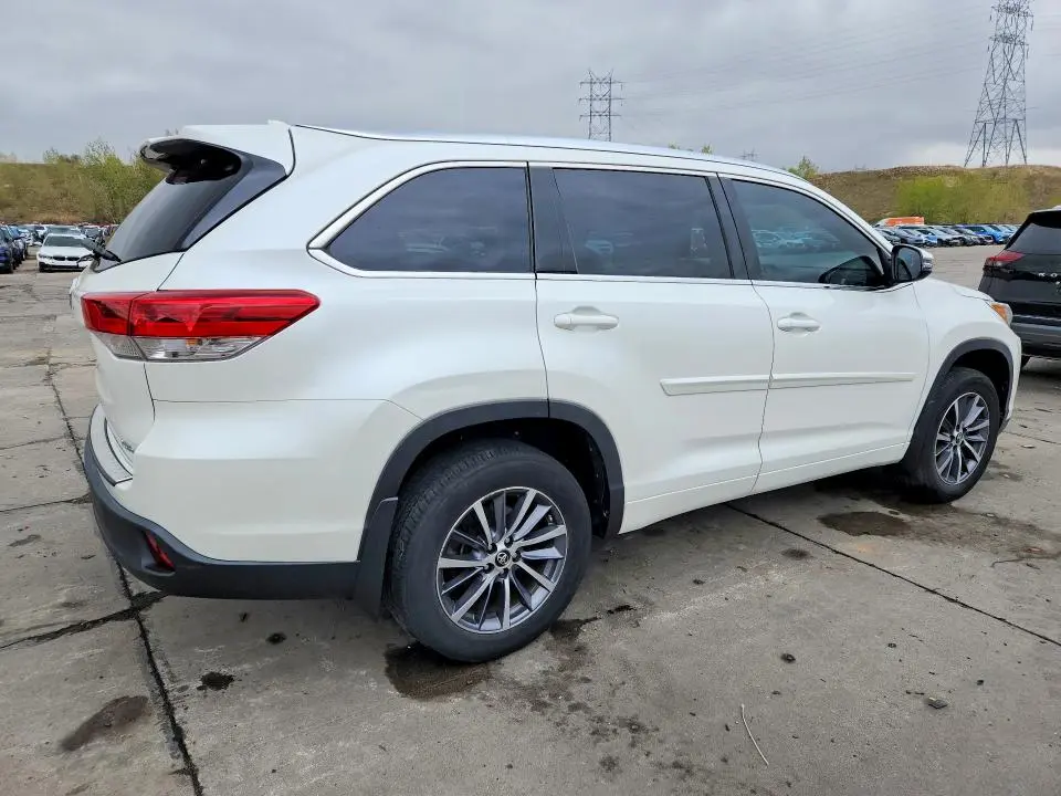 2018 TOYOTA HIGHLANDER XLE  