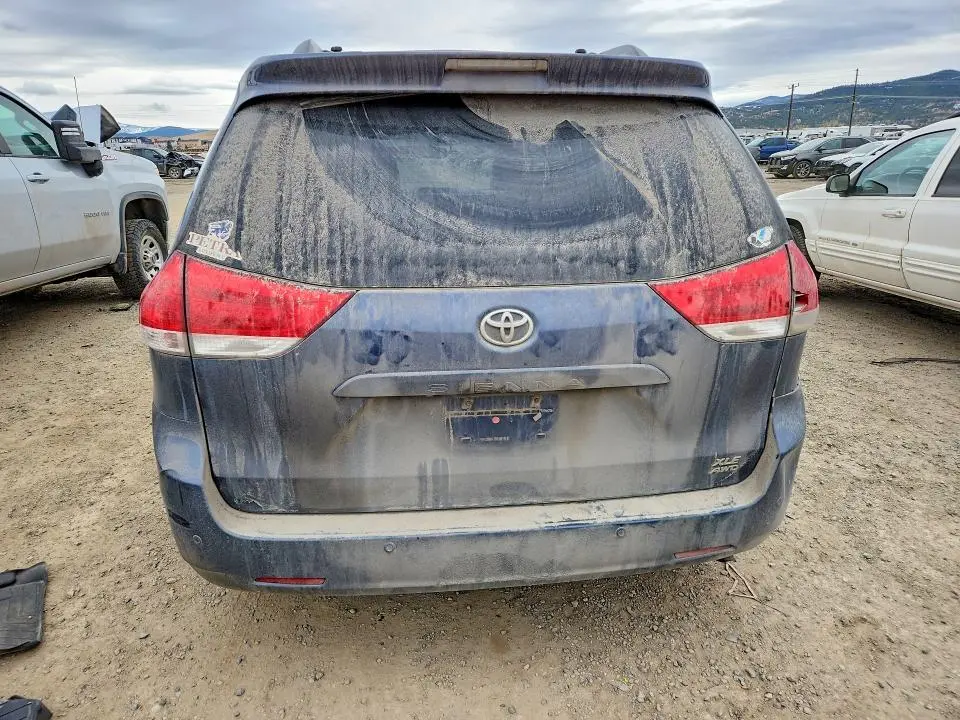 2014 TOYOTA SIENNA XLE 7-PASSENGER  