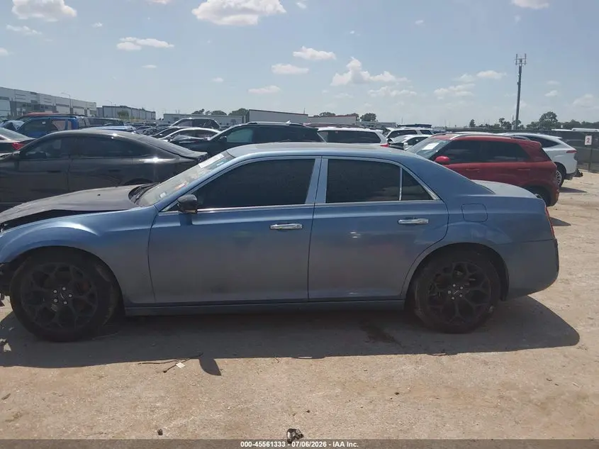 2011 CHRYSLER 300C  