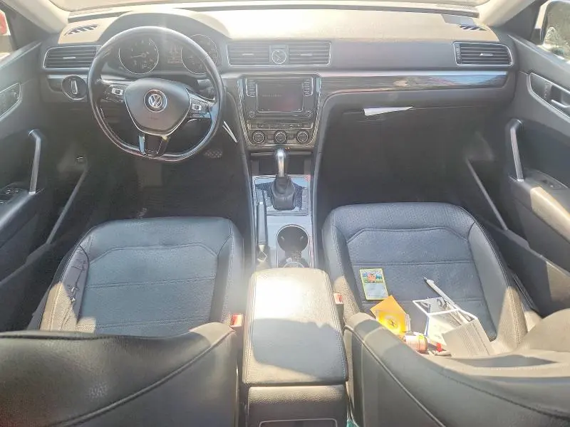 2016 VOLKSWAGEN PASSAT SE  