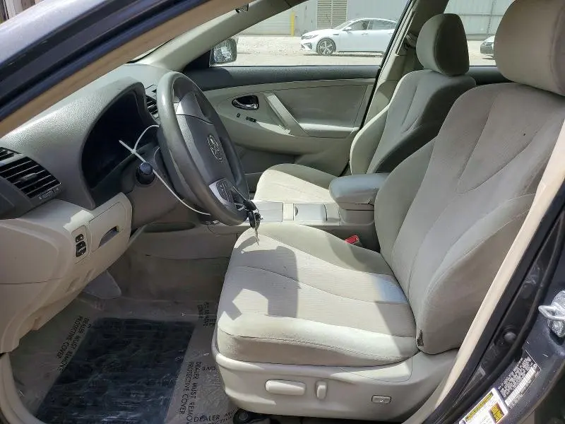 2010 TOYOTA CAMRY LE  