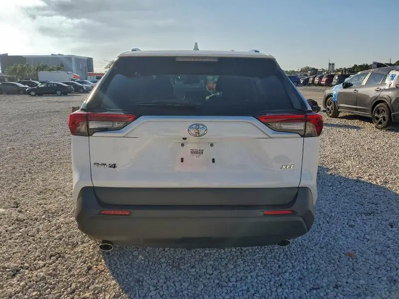 2024 TOYOTA RAV4 XLE  