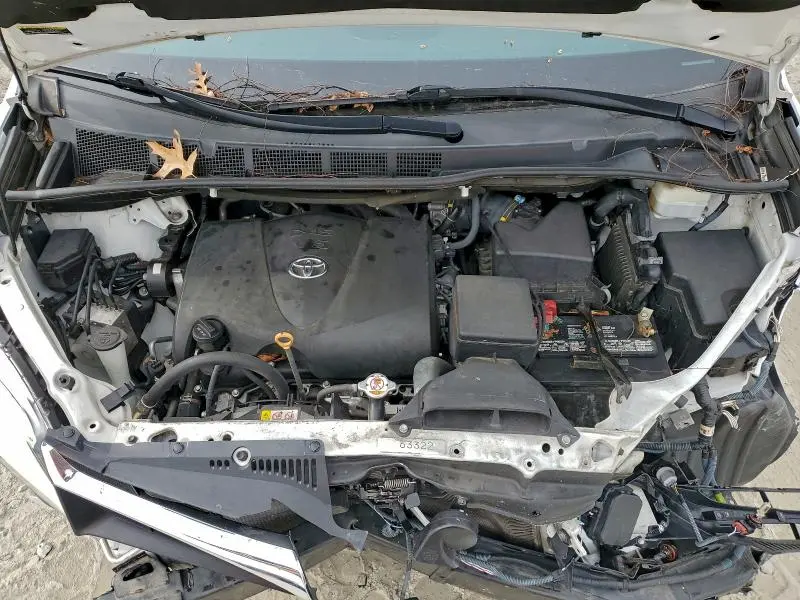 2020 TOYOTA SIENNA LE  