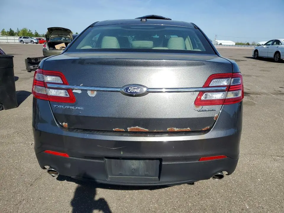 2016 FORD TAURUS SE  