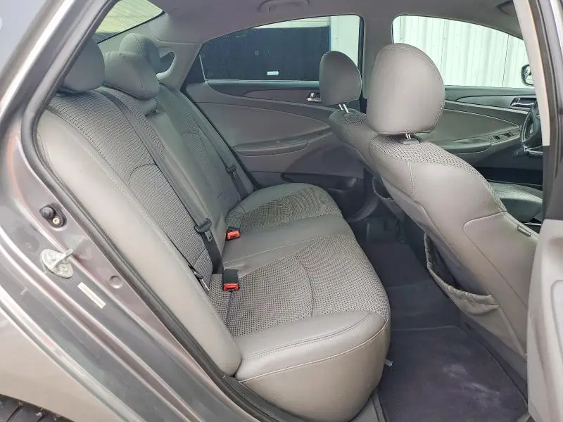2011 HYUNDAI SONATA SE  
