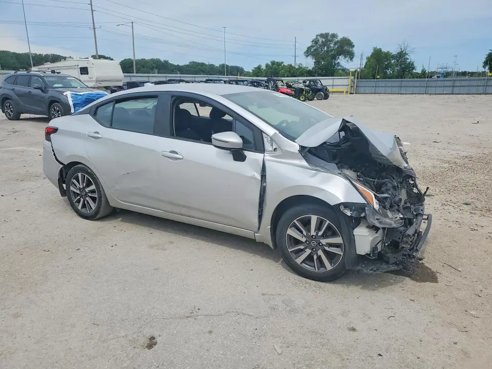 2020 NISSAN VERSA SV  