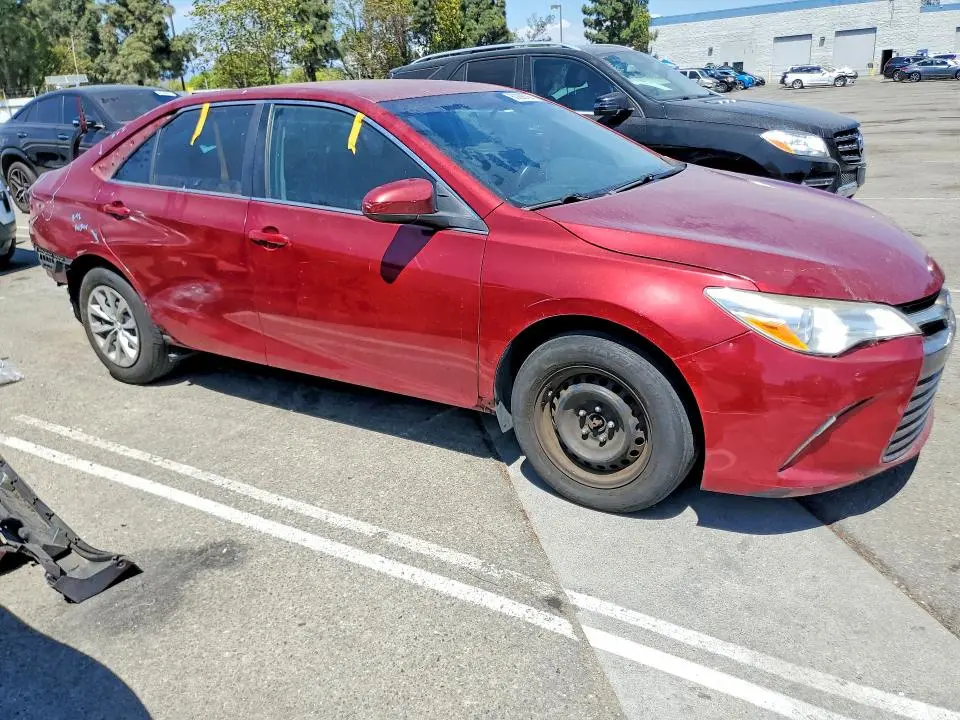 2015 TOYOTA CAMRY LE  