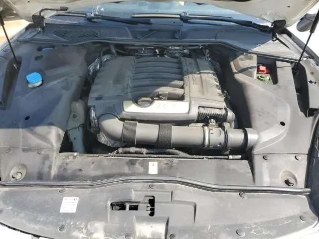 2018 PORSCHE CAYENNE   